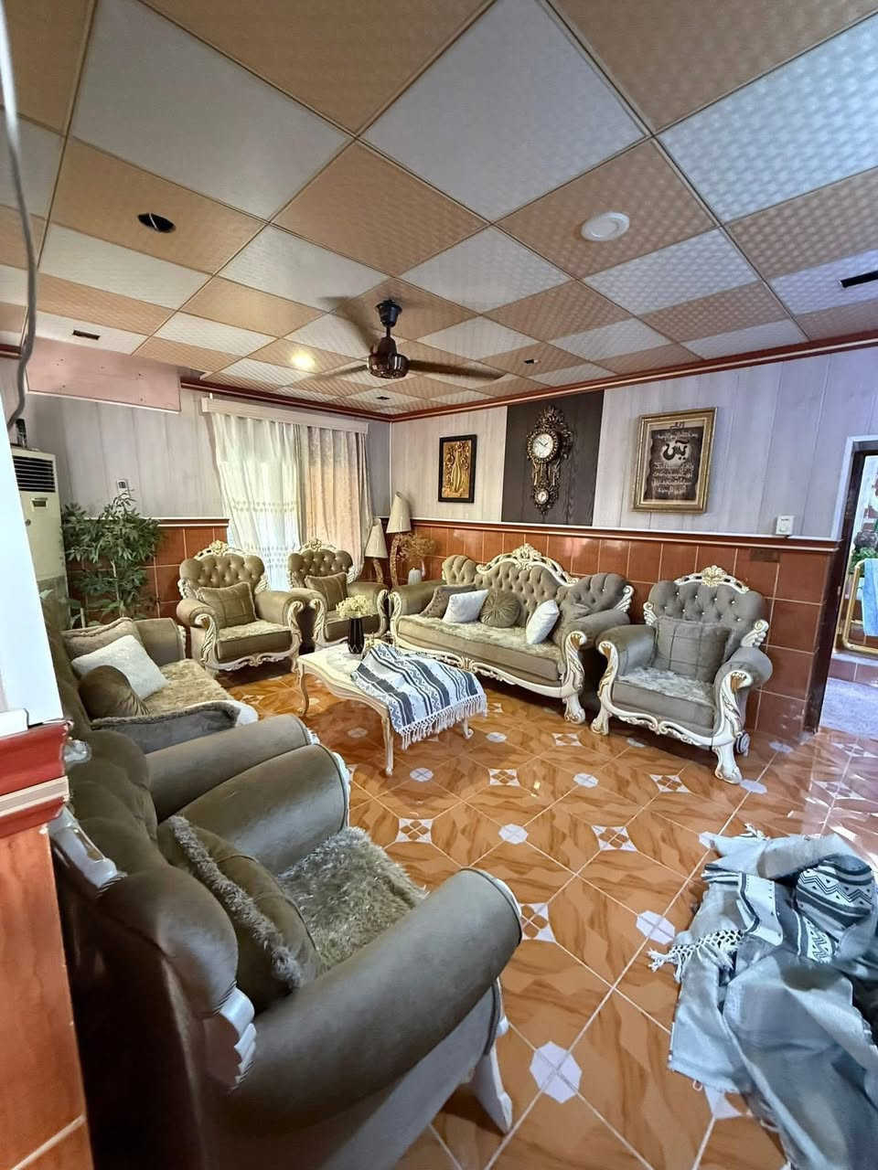 اعلان رقم (1712)📢📢📢
———————-
دار للبيع  400 متر طابو صرف 
واجهة البيت ٣٠ متر 
الموقع القادسية أولى
قرب محطة الكهرباء 
الموقع مميز جدا
شارع عريض ٢٠ متر 
وجهة البيت ع قبلة 
استفسار 
***********
***********
