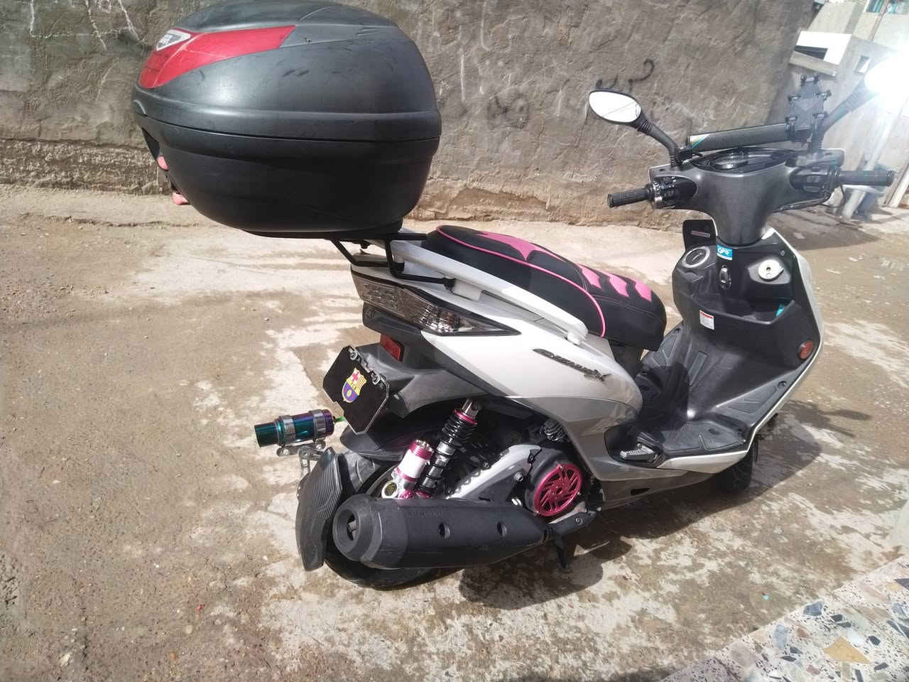 السلام عليكم للبيع سكنس لد ماادري شمعه  تفاصيل بل فيديو مكاني الشعب حي اور ***********
