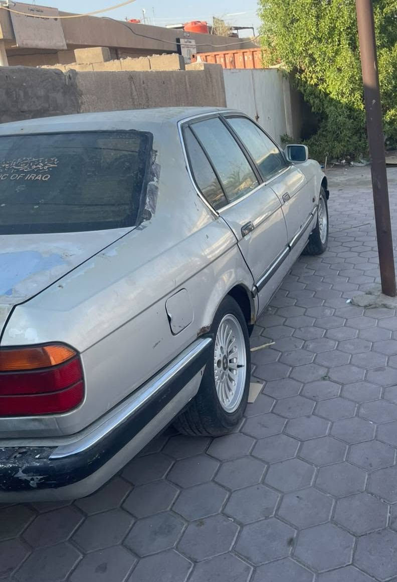 للبيع بيك ام 735 مديل 91 بلاديه كير ومحرك بلاد بديه بلادي مابيه ضربه أو حادث فقط جراد غرفته نضيفه سياره حلوه تبريد شغال ويه السويج رقم بغداد انكليزي سنويه مجدده تحويل ثاني يوم مكانه البصره السعر 32 ورقه وبيه مجال الشراي يتصل *********** .
