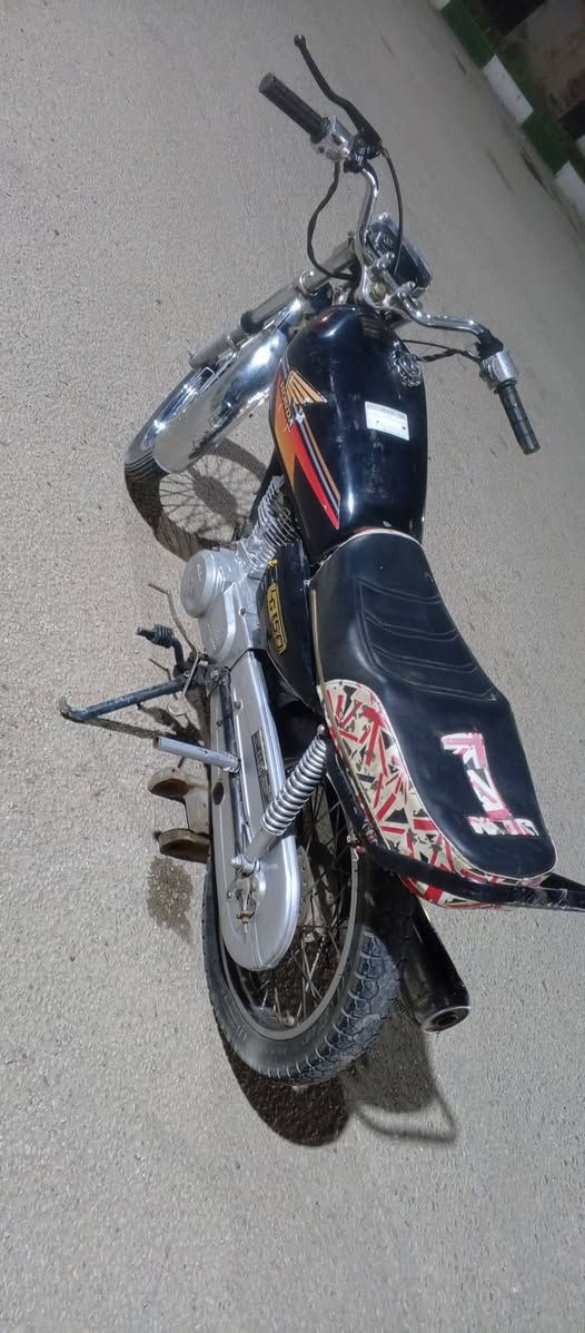 درجة للبيع تايكر موديل 2022وراق اصولي  حربي كلشي شغال محرك ينقر. اتنقر شرط هندر السعر 350وبيها مجال بيع مستعجل ***********
