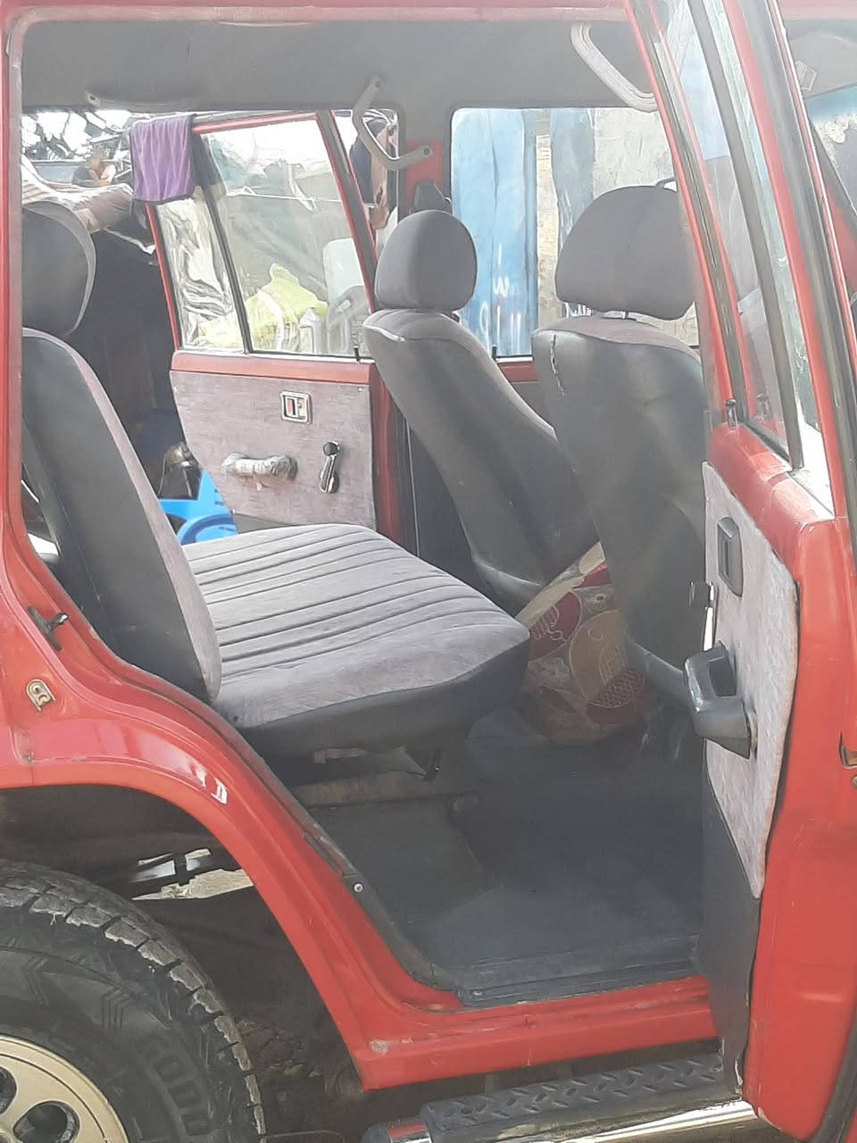 سلام عليكم كالوبر موديل 1995 اصل مكينه  بلادي كير عادي  لو كير كله شغالة سبعه راكب سياره مال جناي وجاهزه كهربائيات تخم تاير ويل عنكبوت بلادي مري كهرباء  سياره ناعمه كلش  بلاديه صبغ جماعيه فقط بدون ضربه وبدون بارد  اثر جراد موضح ومصبوغه كلشي مكفوله من الخياس داخل حلو نضيف مكينه وكير كفاله رقم سليمانيه رقم وهزه جديده سنويه ال 30  شاصي نضيف للبيع مكاني ميسان العماره السعر 60 وبي مجالل
*********** ***********
