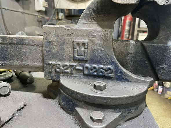 منكنة هندي قديم قاعدة دوارة
قياساتها موضحة بالصور
مكانها بغداد مجمع مشن  
للتواصل ***********
