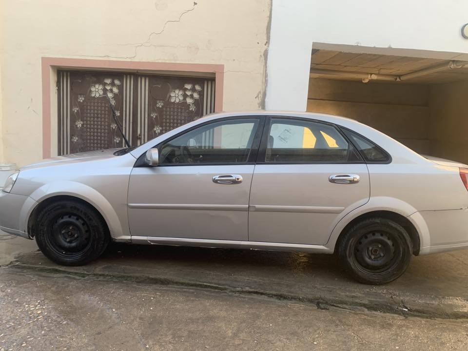 وبترا2009 شرط تحويل وكاله وشرط كير ومحرك
بيها قطعه واحد جاملغ يم السايق 
ولي يريده  ينتصل ع هذه 
***********
