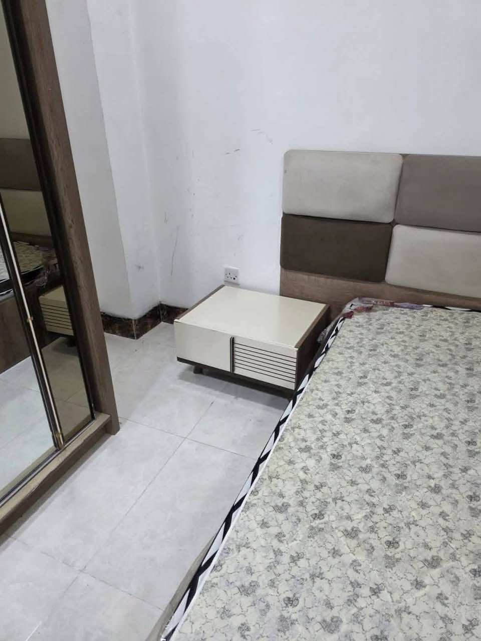 غرفه نوم مستعمل في أربيل
التواصل على الرقم ***********
شارع 40
5 قطع
