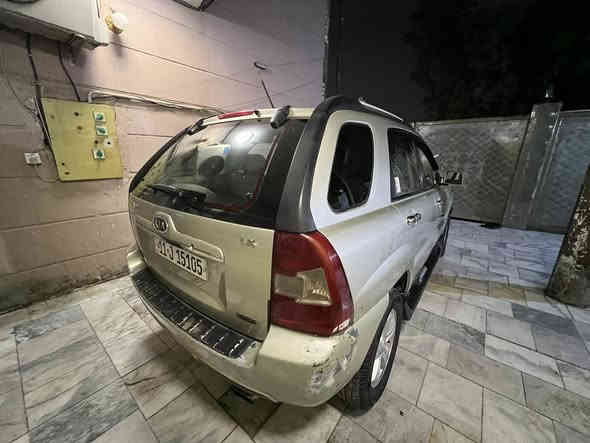 مكلف بلنشر السلام عليكم للبيع سبورتج موديل 2008 لون ذهبي مكينه 6 سندر السياره بيهه من امريكا جاملع وبلعراق انصبغت بيهه قطعتين فقط السياره محرك وكير وحداد وصدر خير من الله رقم جديد ثاني يوم احولك السعر 100$ وبيهه مجال اي استفسار رقم صاحب السياره ***********
