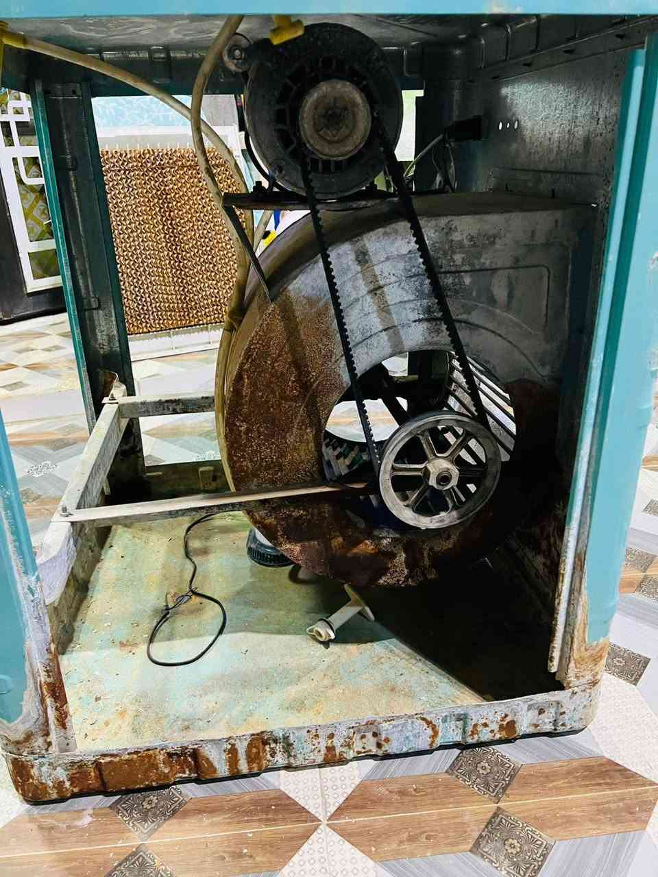مبرده للبيع اخت الجديده مشدود بيه ليف كارتون واتر بم بيه بوب بلاستك سرعتين مكاني بابل حي الزهراء السعر 100بيه مجال رقم الهاتف ***********

