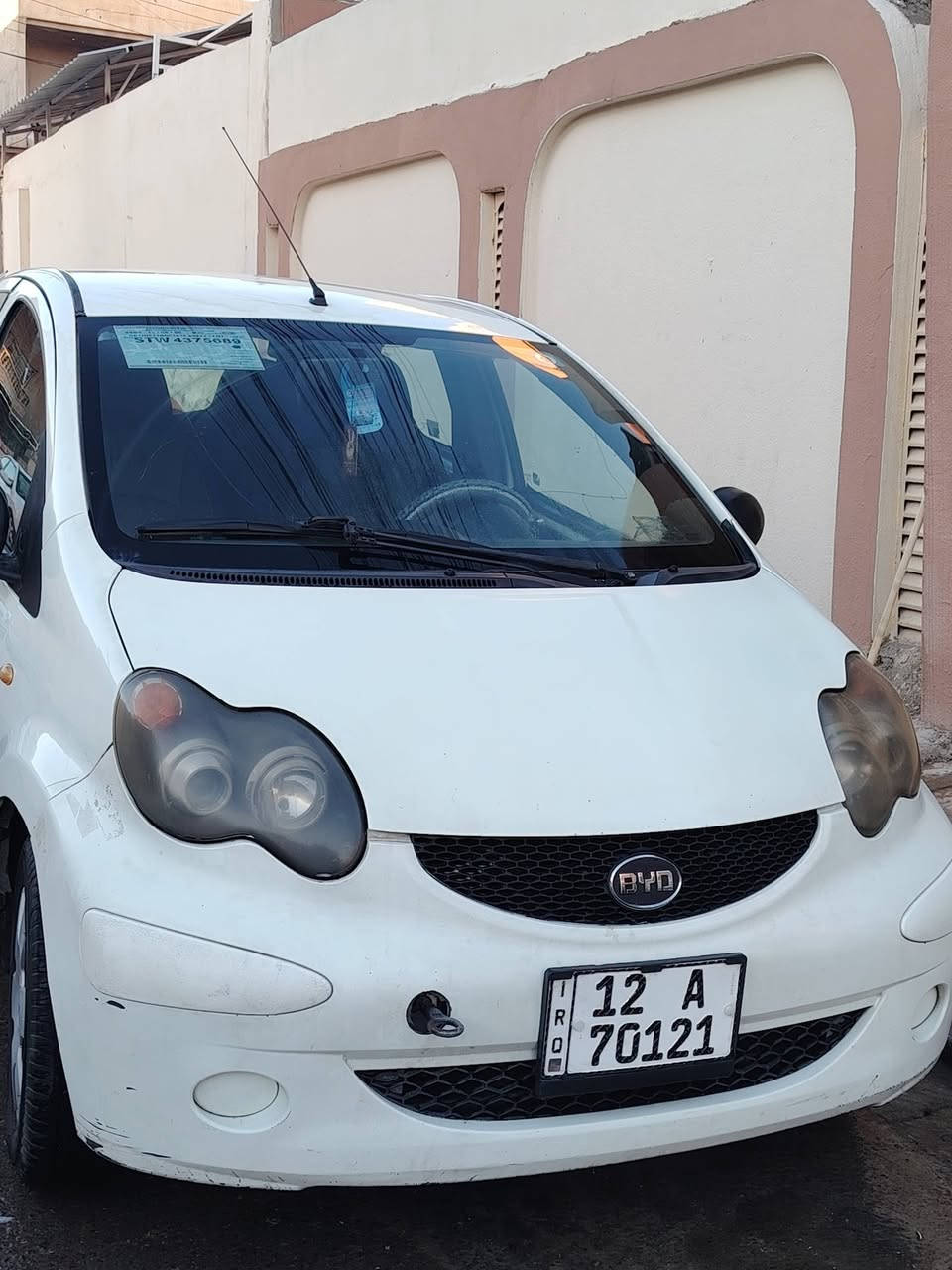 السلام عليكم سيارة BYD  F0 مكينة شرط كير شرط بدون ضرر أو صبغ شرط اني شرعيها سيارة اقتصادية حييل السعر 38 بيها مجال الرقم ***********
