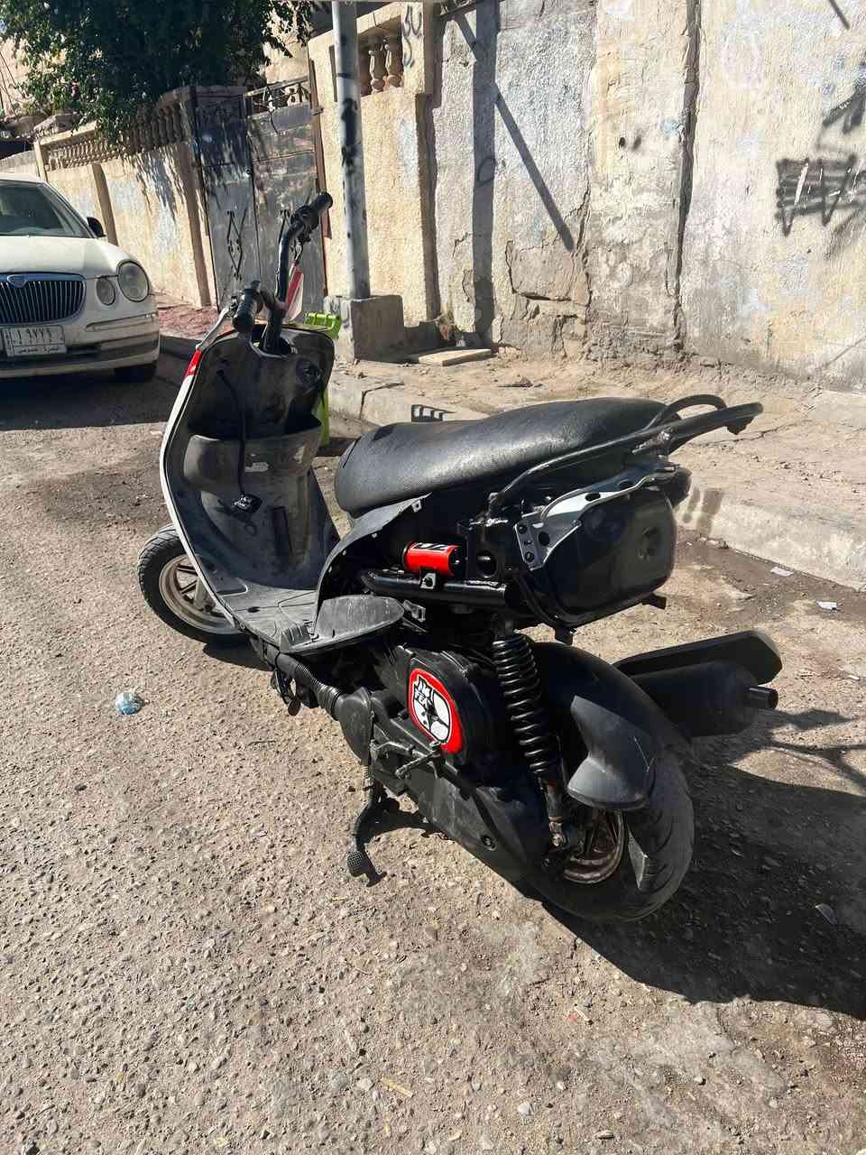 السلام عليكم
دراجة ماكس قجمه محرب بوشه ٥٥ مفتوحة مره وحده شلعه ومعدل دراجة سلف شغال بس باتريها كاعد وراجز مرات يخرط ابيعلك محرب تريد غراض احسبلك الغراض كاملات ب ٣٥ سعرها الدراجة ٥٥٠ وبيها مجال بسيط او مراوس بدراجة نضيفه   
مكاني بصره امن داخلي 
***********
