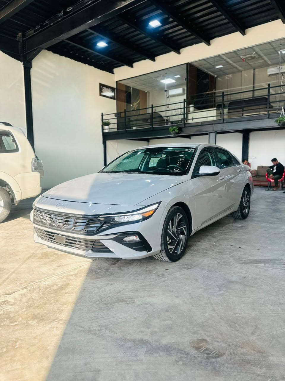 النترا  2025 
بيع مستعجل السعر 128 
لون سمنتي مميز
ماشيه 3000
كامره خلفيه 
تحكم ستيرن 
مانع انزلاق
 تدفئة كشنات
3 انظمه قياده 
تحديد مسار 
شاشه تدعم كار بلي 
 ويل كب حجم17
صور الحادث بلمنشور 
***********
