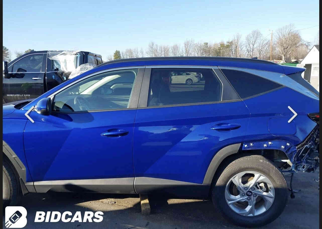 السلام عليكم.   
للبيع توسان موديل 24 
ماشي 11 مايل 
كشن كهربائي 
بصمه 
صندوك كهرباء
ترحيب 
سياره اخت جديده 
حادثه كلش خفيف 
ترقم شمالي 
سعر سياره 175 $ بيه مجال حك جيه 
مكان سياره الانبار 
بجم سياره كبس شركه 
صوره الحادث موجود تريد رقم شاصي 
***********الموبايل
