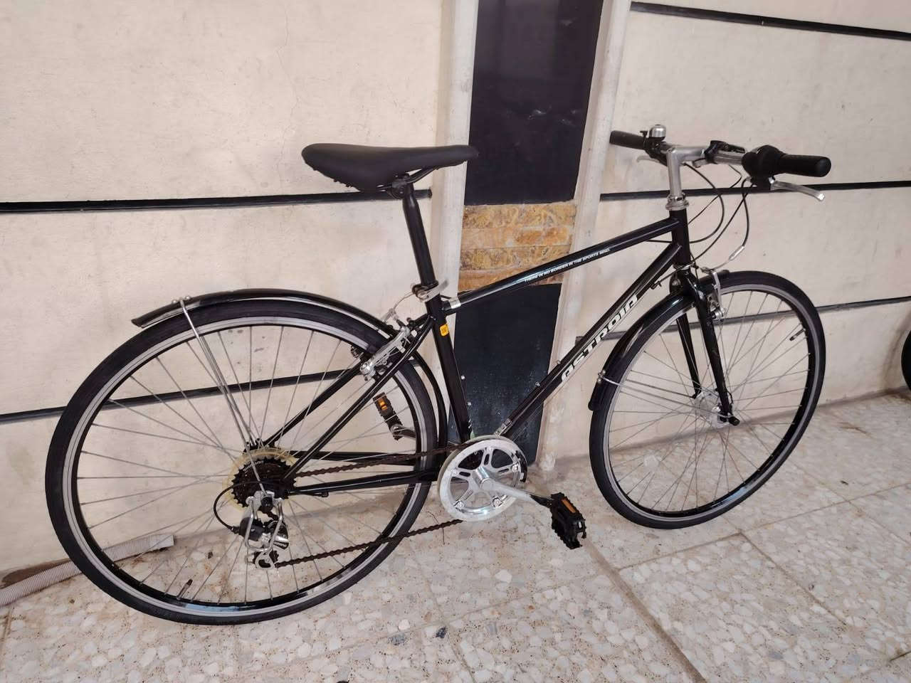 السلام عليكم ورحمة الله وبركاته
بايك موديل سي ٧٠٠ ترحال حجم ٢٨ 
باله ياباني وضع حاويه فول  
نضافه فول فول موصفات
حساس امامي ثلجي شغال 
ماركه ( ASTROIA) 
  سستم كامل شيمانو
يدات فر شيمانو اصلي 
السعر (  100  الف ) 
كير وحساس شغال فول 
عكرب ماركه اصلي  شيمانو  
  لون ميمز اسود مختم 
كير ٦ / ١ شغال سستم كامل 
غير مستخدم داخل العراق
العنوان بغداد منطقة الحبيبيه 
هاتف *********** 
الاستفسار واتساب
