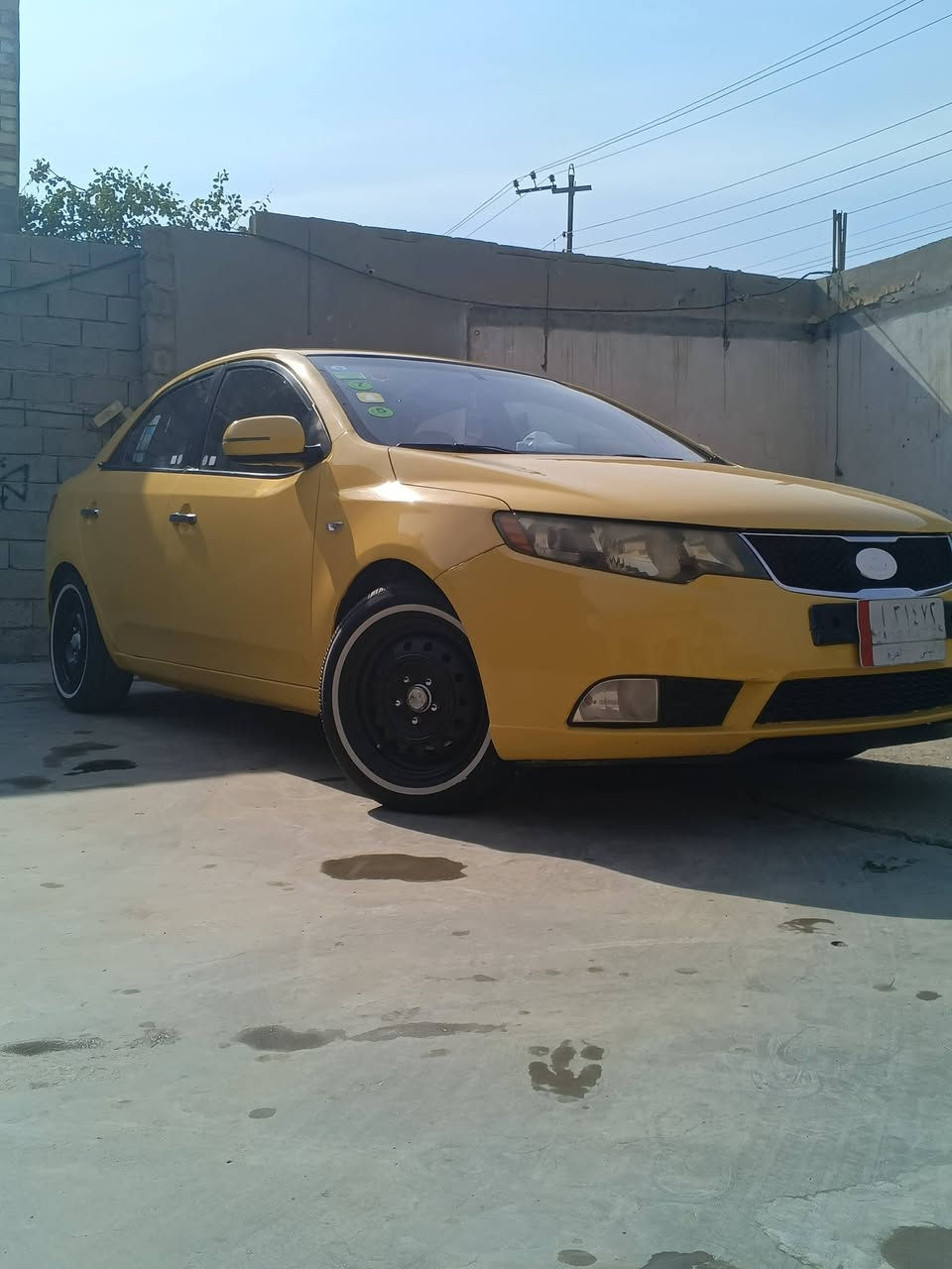 سلام عليكم فورتي 2009وارد كوري مكينه 1600دوش جديدة كير جديد تبريد منظومه جديدة يرادلة بس غاز صدر امامي جديد خلفي نص عمر تايرات 75بالميه سيارة بيه باب السائق والورى مبدلات رقم ديالى باسمي سعر 75وبيه مجال ***********
