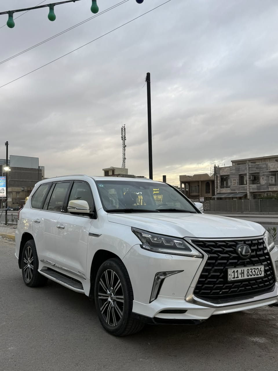 السلام عليكم لكزز SUPER SPORT للبيع 
السياره مكفوله 
رقم بغداد ب اسمي السياره 
محرك 8 سلندر 5.7 
ماشيه 62.402km
المواصفات :
1.رادارات 
2.فتحه 
3.كامرات 
4.شاشات بلادي 
5.زنون عالي وناصي وعدسه متحركه كهرباء 
6.كشنات تدفئه تبريد 
7.تشغيل ع بعد 
8.جنطه كهرباء 
9.بيبان شفط 
وبعد هواي مواصفات 
السعر 89 الف وبيها مجال 
مكان السياره بغداد حي الجهاد
للاستفسار: ***********
