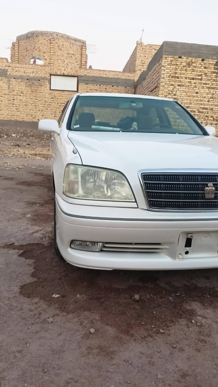 السلام عليكم سياره ملكه گصه قماره
ادوات جاهره   شاشه دكمتين مكينه ديفور الزغير 
لون ابيض صدفي اكرستال اصل ماشيه 70الف 
حداديه كير مكينه جديد السعر 42
***********
***********
