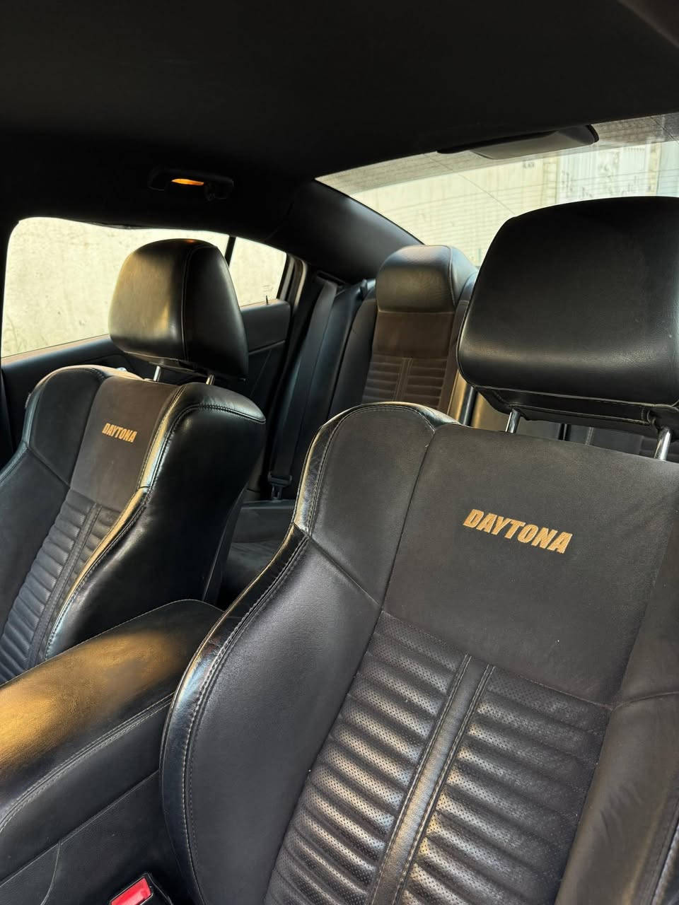 السلام عليكم 
بيع فقط
جارجر دايتونا 5700/2017
لون اصفر ليموني 
  كير محرك اكسل شرط
حادثه بنيد فقط وهنا بل عراق انطخت بل جاملغ الامامي جهة سكن وموضح بل صور
ايرباك طاك  
ماشيه ١٤٥ الف كيلو 
صدر امامي خلفي جديد
تبريد كهربائيات شرط
ويل نجمه 20  مع تخم تاير جديد
مواصفاتها كشنات كنتارا +جلد كهرباءبل اضافه تدفئه تبريد كشنتات والكشنات الخلفيه تدفئه
ستيرن هيتر +كهرباء 
خزن ميموري
شوته موبار + اويل كاجكان (بولت
كزوز بلادي اجه هوه بيها دبات سود وبس ضفتلها بوابات +داون بايب
ولف حماوه ريسنك 
مبرمج يم مصطفى ايكل
لايتاتها زارعلهن عدسات 
سياره كلش حلوه ونظيفه وبل عافيه عل ياخذها السياره بأسمي رقم بغداد الانكليزي وهزتها جديده

السعر 205  وبيها مجال
للمراسله :***********
المكان بغداد العامريه
