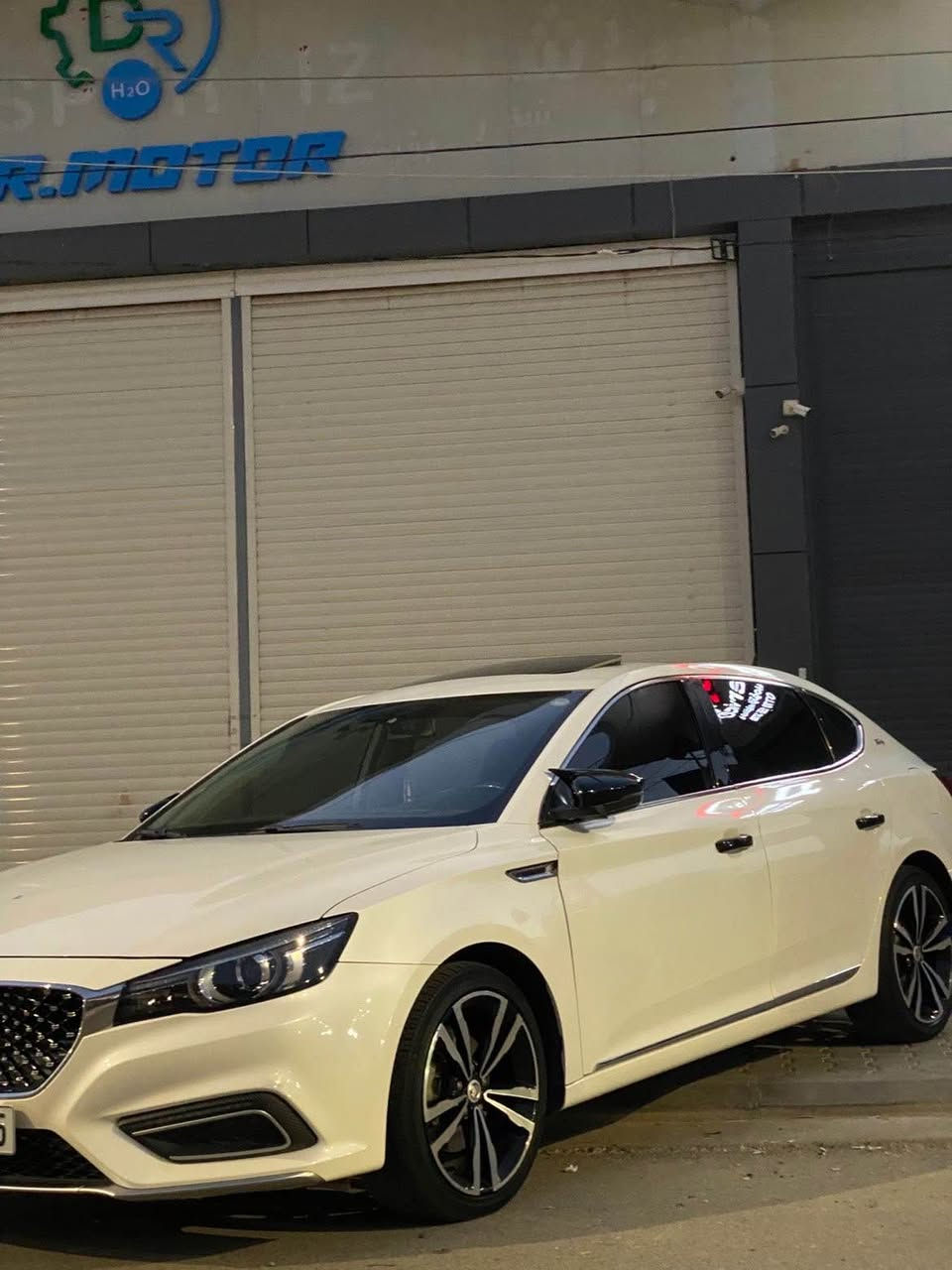 MG6 2021 2.0 turbo
ئێم جی 6 مۆدێل2021 شکڵ جاگوار دەرگا لارج سەقف سڵاید تەبرید مەرکەزی قفڵ مەرکەزی شاشە گەورە سەلاجە کوشن جلد و کارەبا حاسە شەش مکەبەرە ئیکۆنۆمی برێک بەصمە ئۆتۆ هۆڵد  گێڕ و مەکینەو تەقەو ڕەقە و تەبرید بەشەرت نیوەی درگایەکی بۆیاخە زۆر پاک و بەهەڵمەتە سەیارەکە گێڕی سپۆرت و ئۆتۆو عادیە حەوت گێڕە گێڕ لەسەر سوکان ویل کەپی شەریکەیە ژمارە سلێمانی تەحویل بەشەرت  لایت بەرزو نزم سوکان ڤۆلێۆ فولە ناو سوریشە🖤 ..
‎بۆ زانیاری زیاتر پەیوەندی بکە بە ژمارە مۆبایل 
*********** السليمانية, العراق
