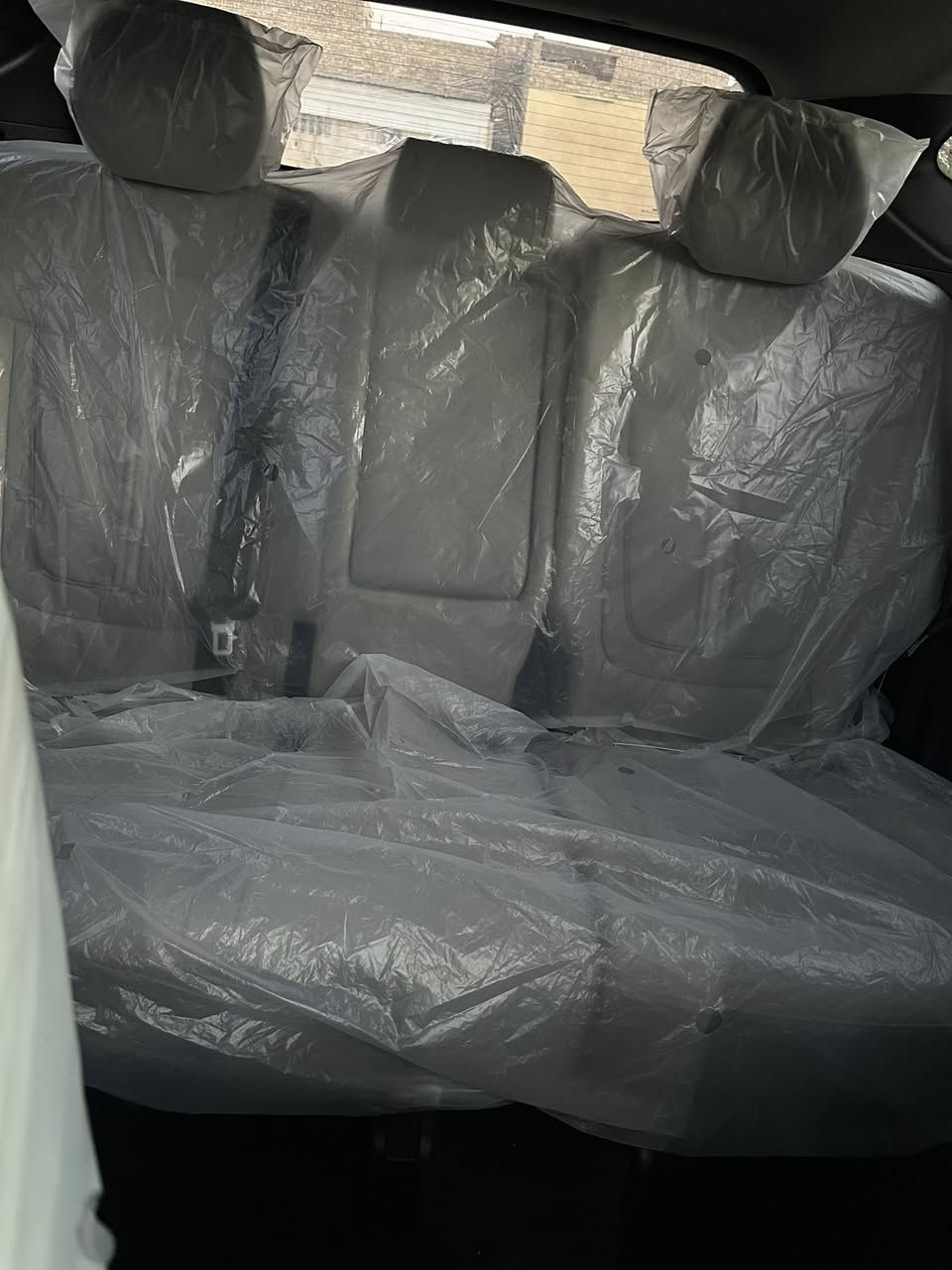 توسان 25 فول ع الفتحه
ماشيه4000 
وارد امريكي 
حادث امامي 
واذا ع باب الله بيهه خبزه اخلي للمشتري 
***********
