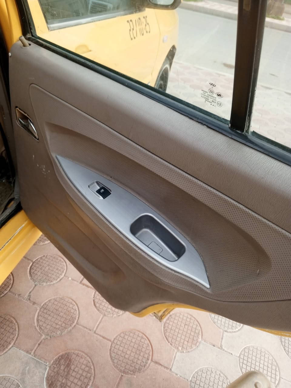 شيري لبيع مكينة وكير كورلا يارس تبريد ثلج سنوية جديد لحد 2030رقم نكليزي مصفرة هيئة وقرامات منضومة غاز 60لتر سيارة بلاد لا ضربة. ولا صبغ  رقم بغداد موديل 2010تخم تاير جديد صدر جديد دوشمه جلد شاشه سستم سماعات كورلا كهربائيات كلة شغال بشرط تحويل هاذا رقمي شراي يخابر ***********سعر 37بيها مجال
