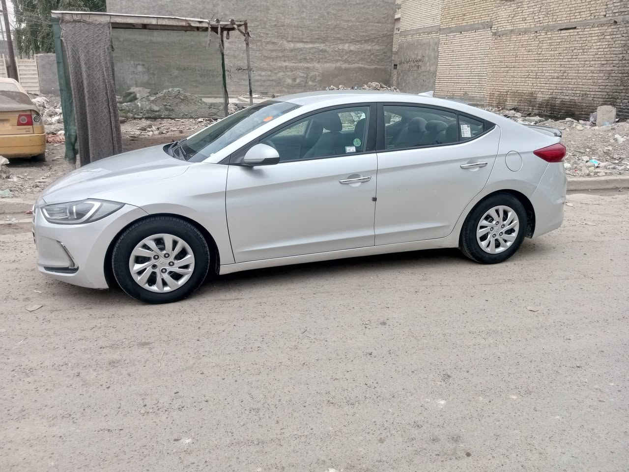 السلام عليكم للبيع النترا موديل 2017 كير AT مكينه 2000دوش كير مكينه خير من الله السياره وارد امريكي ليبل واحد بيها 5 قطع صبغ  توحيد لون السياره مال جناي مابيها نقص السعر122 وبيها مجال *********** العنوان بغداد حي الجهاد
