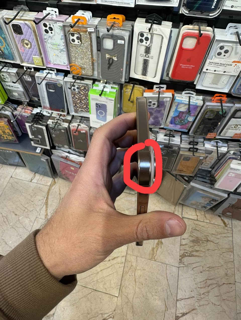 السلام عليكم
Iphone 16 pro max 256GB
نظافة 90‎%‎
بطارية 100
مكفول من التصليح ومن أي خلل
باكيت وكيبل أصلي
بي شخط خفيف بالشاشة وضربة خفيفة بالشاصي مثل ما موضحة بالصورة
 عربي شرق أوسط ضمان ماستر
السعر مليون و300
مكاني بغداد العامرية
***********
لا يوجد توصيل
