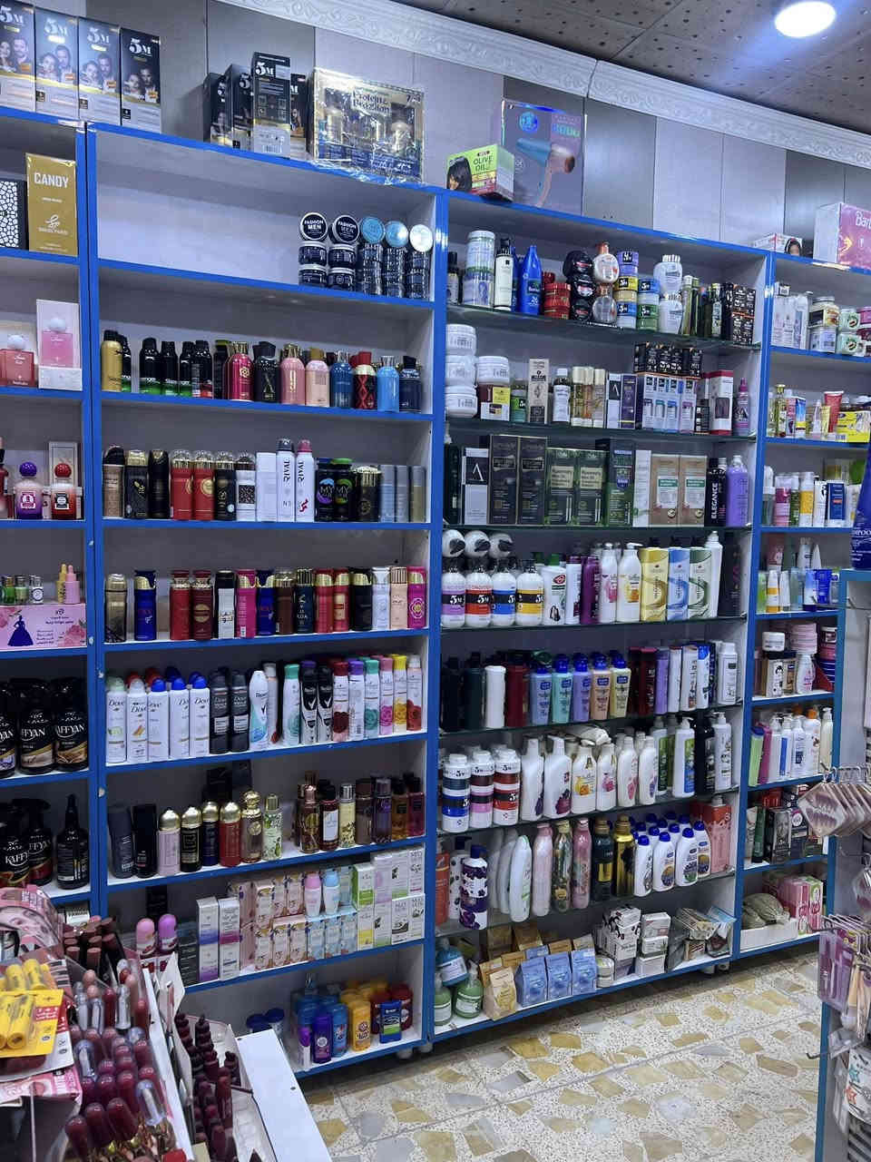 ديكور محل للبيع
نوع عارضات منفصله 

نوع تركي اصليه 

ارتفاع مرتين ونص 

عرض متر 

نظافه75‎%‎

بسعر مناسب جداً

للاستفسار واتساب 

***********
عنواني البصرة
