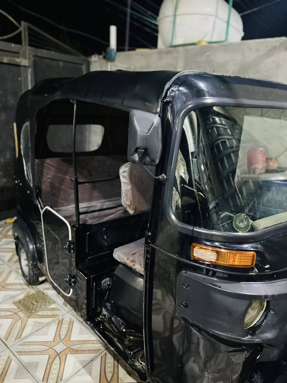 السلام عليكم 
تكتك للبيع موديل ٢٢رقم وسنويه باسمي 
السعر ٧٥٠٠
المكان بابل قضاء القاسم 
***********
