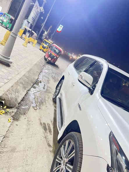 سلام عليكم لكزز للبيع مو ديل 2016 مكفوله كفاله عامه من كلشي مايشه 100 سياره كلش جديده فول مو اصفات للخير يعني مزوعه مو اصفات مكان بغداد رقم سليمانيه بسمي تحويل 
***********
