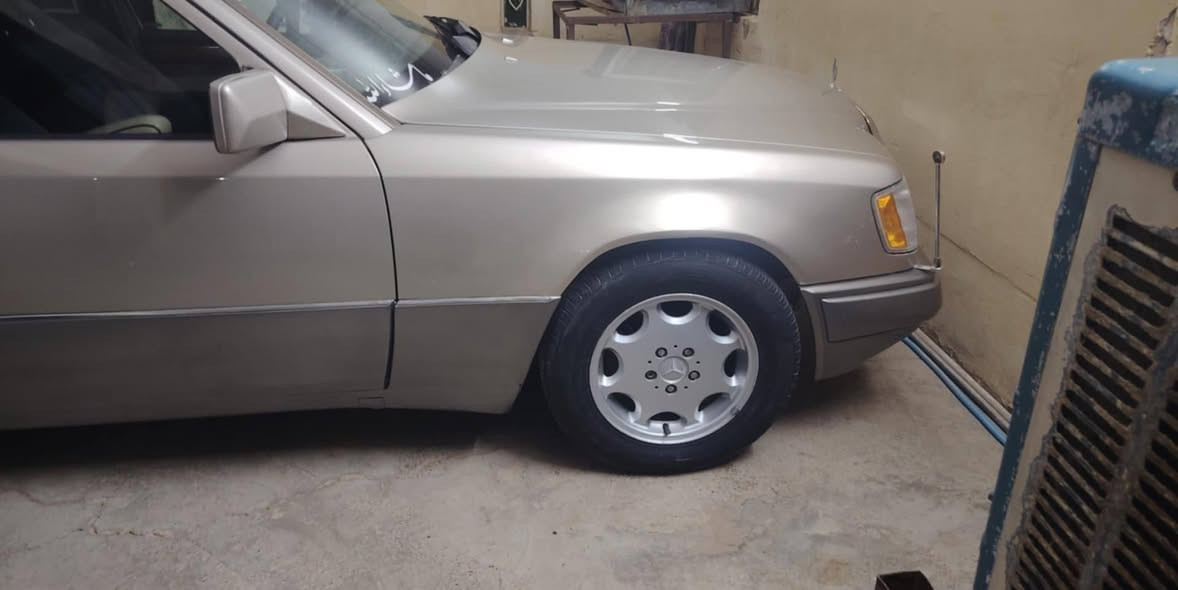 مارسدس دب موديل 1990🔥✅
سياره خير من الله

مكينه كير حداديه جاهزات

تخم تاير صدر مامي خلفي 

غرفته نضيفه سياره مال جناي 
تدفئه تبريد 
ترايك وين ماريد جاهزه سياره كلشي ماتصرف عليه🔥✅

مكاني العلم قريه الربيضه 
الاستفسار ***********
