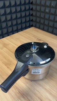 جدر ضغط ستانلس ستيل #اصلي 4لتر  جديد لوك ويا سيبايه  مال مندي الي مهتم...