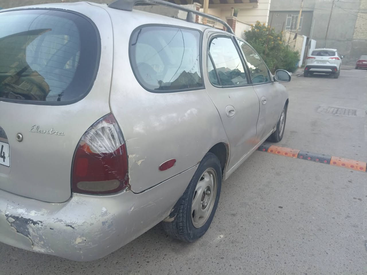 السلام عليكم شباب للبيع هونداي النترة رقم بغداد دولي موديل ١٩٩٦ سياره بلاديه نضيفه مكينه بلاديه نضيفه كير اوتوماتيك صدر أمامي خلفي نضيف تخم تاير جديد منضومه تبريد كامله بس الفان ميشتغل السعر ٣١ ورقه وبي مجال للاتصال *********** مكاني بغداد
