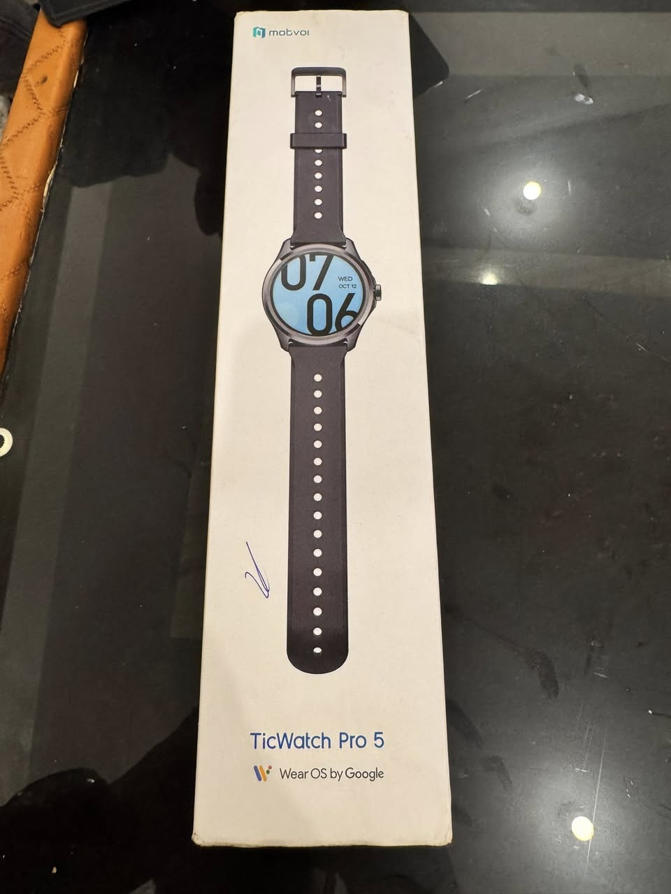 سلام عليكم ساعة TicWatch Pro 5 l• Wear OS by Google بدون كيبل ابيعة فحم السعر60 الف رقم موبايل ***********
