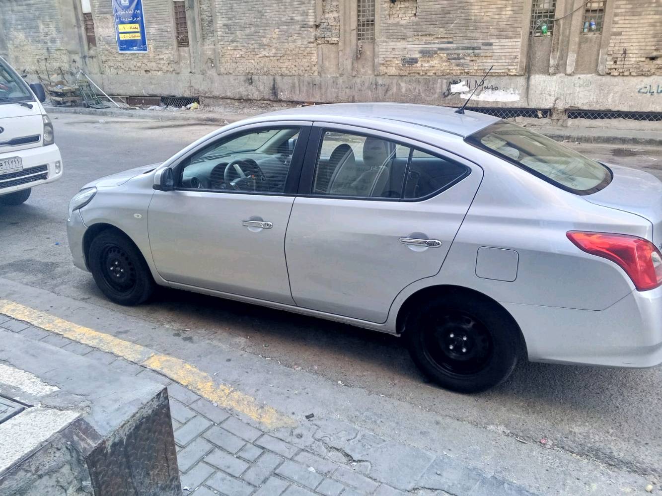 سلام عليكم  للبيع 
سني لون سلفر 2022 رقم اربيل
بيها قطع 1باب خلف سائق بارد موجوده صوره من قبل تصليح

دعاميه يراد له ماسكه فقط 

باقي مكفول  كير مكينه على بلاد ما ملعوب بيها 

بل عافيه على يشتري 
دهن وبانزين  سياره بسمي 
سعر 121 وبيها مجال
عنواني الأمين معلمين 
***********وتساب 
***********وليد