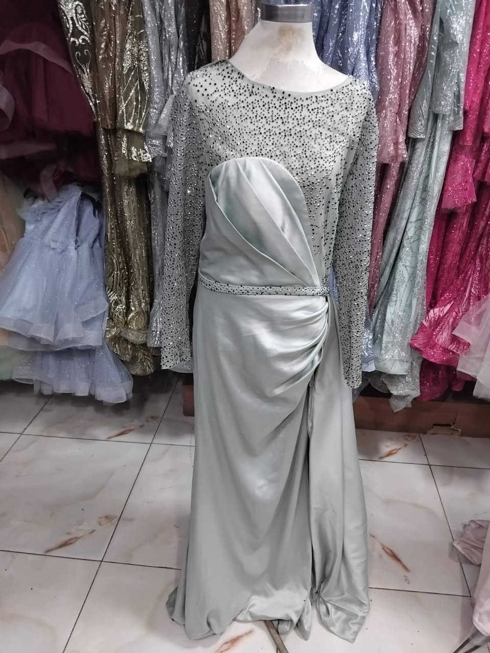 خصم ٥٠٪  🌙✨بمناسبة شهر رمضان المبارك
بيع اي قطعه ب 250 فقط  الكميه كبير جدا 

👈 لو نفسك تبقي صاحبة مشروع وتفتحي أتيليه ومش عارفة تبدأي منين

👈 لو عندك مناسبة وعايزة فستان مميز يبهر كل اللي يشوفه

يبقى التميز والخامة والشياكة… موجودين عندنا

---

🚚 شحن لجميع المحافظات
#فستان #فستان_سوارية #فستان_زفاف #اصحاب_الاتيليهات #فستان_سواريه


**إذا كنت صاحب هذا الإعلان وتريد حذفه لأي سبب، رجاءا أرسل رسالة إلى الدعم الفني**