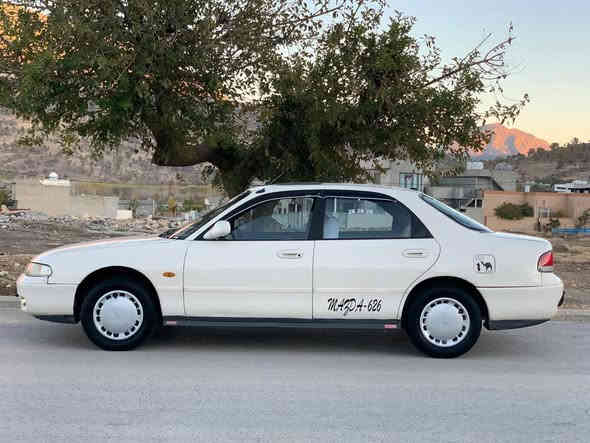 مازدا فاسولیا مۆدیل 1993 گێر عادی سەنەوی ئەسلی و وەکالە، بێ سبوغ و بێ لێدران، پێشی و پشتی کەپسە، گێر و مەکینە و سەنەوی و ئەولیات و تەقە و ڕەقەشی بەشەرتە نرخی 38 و معامەلە .... 
***********
*********** سوران
