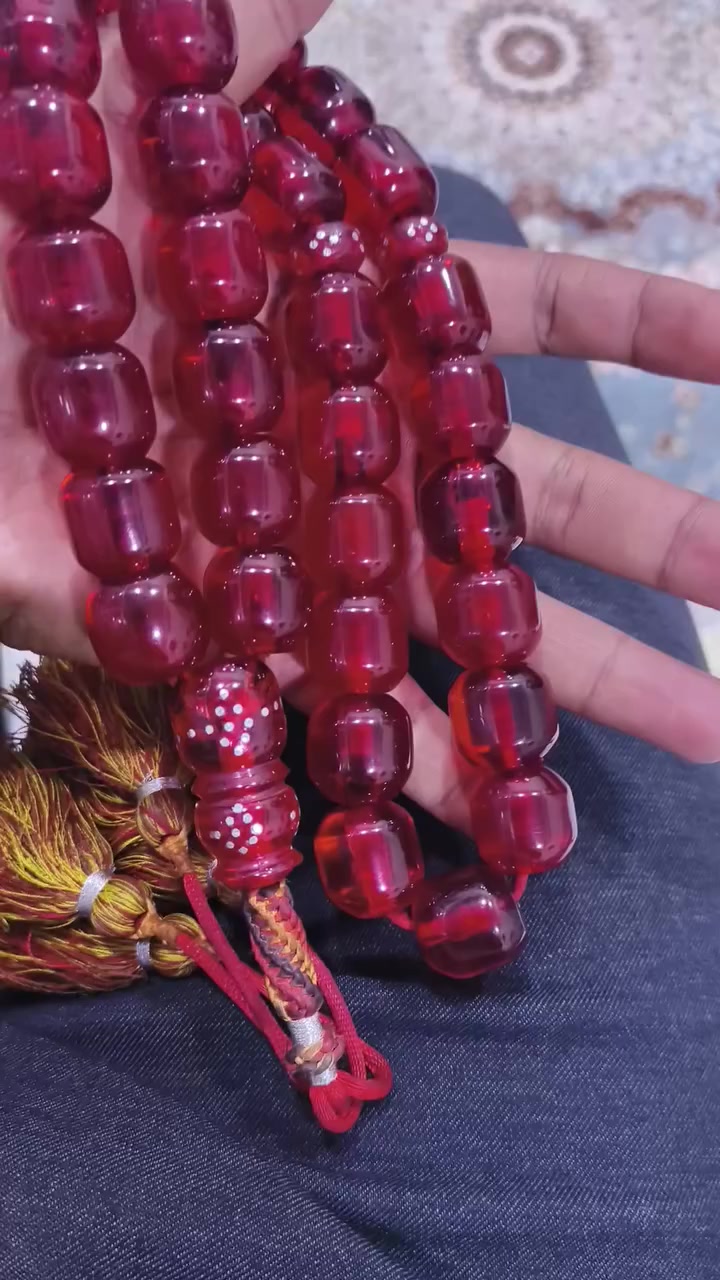 فاتوران الماني قديم انتيك الانتيك قطعه شعواط بطاريات عقود المانية 35 حبة شاهد قطعتين طقعه فحلة خشنه السعر خاص 
***********
