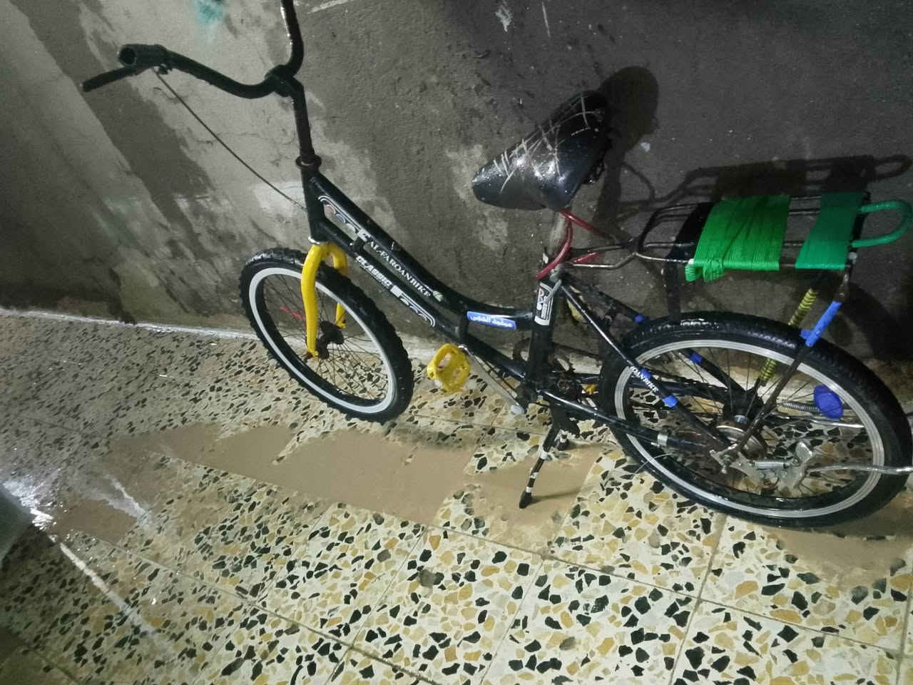 سلام عليكم شباب بايسكل نضيف البيع حجم 20 سعره 35 وبي مجال مكاني ميسان


**إذا كنت صاحب هذا الإعلان وتريد حذفه لأي سبب، رجاءا أرسل رسالة إلى الدعم الفني**