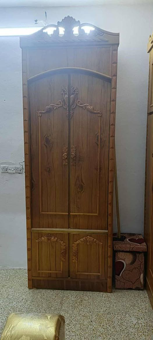 السلام عليكم غرفة جديده للبيع نضيفة فول للاستفسار
***********
