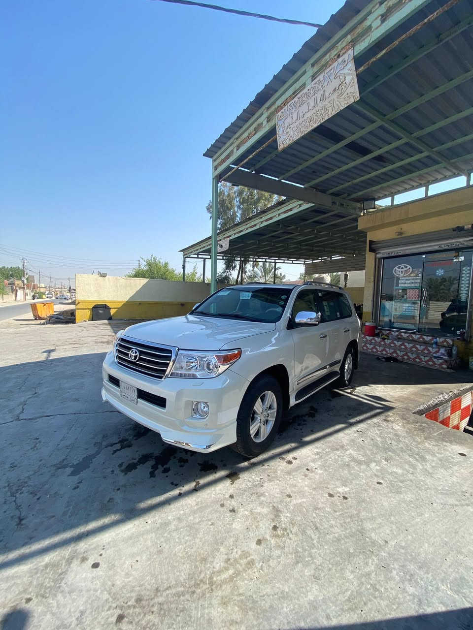 السلام عليكم 
لاندكروز GXR 
محرك V8
مديل : 2013
رقم بصرة انكليزي باسمي 
سياره جاهزة تخم تيار مابيها اي نقص 
ملاحظه : السياره بيها مكانين بارد جداً بسيط 
بدون اي ضربه او صبغ.
السعر :330 وبيها مجال 
العنوان؛📍البصرة
‏📞***********
