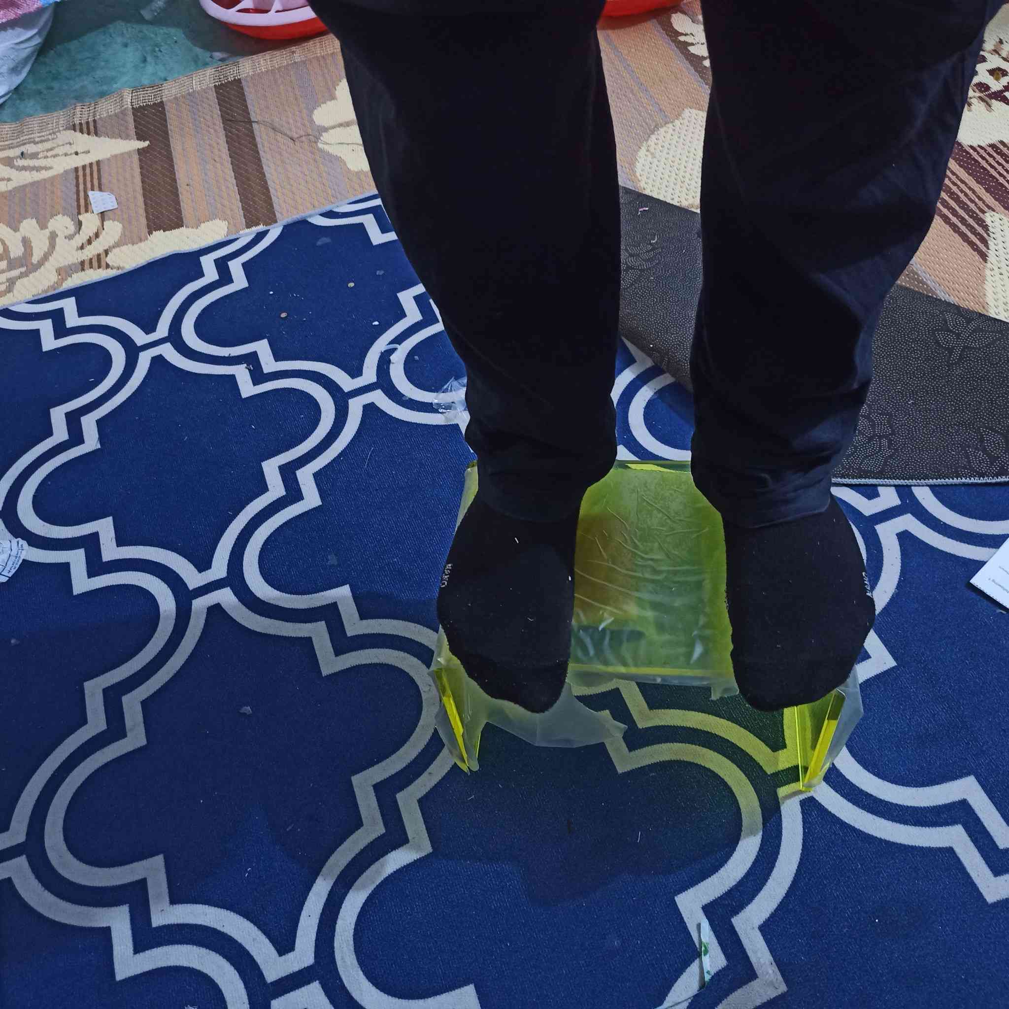 طاوله  تحفه مصنوعه من الاكريليك كلش قوي ومتين متعددة الاستخدامات حتى للجلوس يصير. اخوان سعره غالي بالموقع ولو كلاوات بس اني ابيع ب٢٠ الف وشكرا اني وزني ٨٠ وعادي وقفت على الطاولة


**إذا كنت صاحب هذا الإعلان وتريد حذفه لأي سبب، رجاءا أرسل رسالة إلى الدعم الفني**