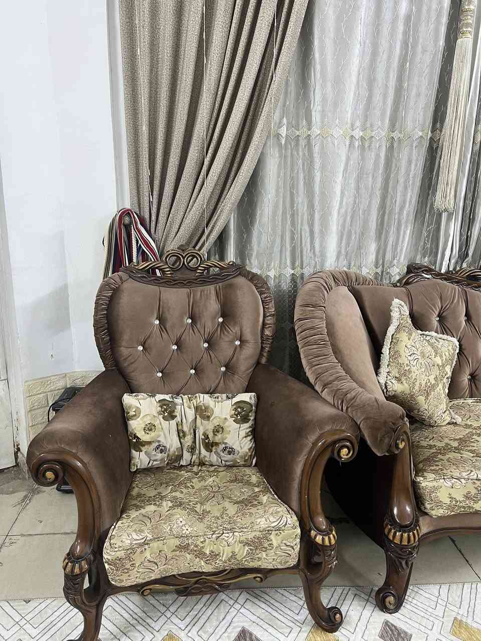 تخم ونص ملكي تركي بيع بحالة جيدة سعر ٧٥٠ألف مكان بغداد القادسية ***********
