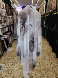 مع عبايه علي الشيباني 🌷 حصريا🌷🌷🌷جميع انواع العبايات والجيب والربطات😍😍😍...