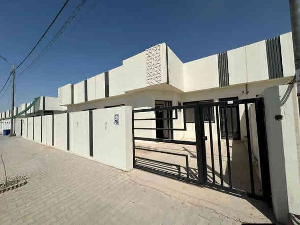 ✓ ♕ ↓ دولة الرفاهية الابداع والفخامة ↓ ♕ ✓

((↓♕ مـجـمـع الـنـخـيـل وجهتك الأمثل للحياة الراقيـة ♕↓ ))

(( دار للـبيع في مـجـمـع الـنـخـيـل السكـنـي ))

*النجف الأشرف، العراق 🇮🇶

- مساحة 200متر مربع، طابق¹
- شارع 12 خلف الحديقه 
- تفاصيل الدار الطابق الارضي 
- غرفتين صالة ومطبـخ استقبال 
- حديقة وكراج سـيـارة 
ـ مشمول مصرف عقاري
ـ قرض المصرف 85 مليون 
ـ جاهز للسكن تسليم مباشر 
______________________________‌
- موقع متميز في المرحلة الاولى بلوك 17 وجه كربلاء 

*السعر : الكلي 142 مليون / الواصل 46 ونص مليون 

(( يباع بتطلوعة مناسبة ))

* الأقساط الشهرية : 500 ألف 

*للاستفسار:*

- *********** (( واتساب ))
