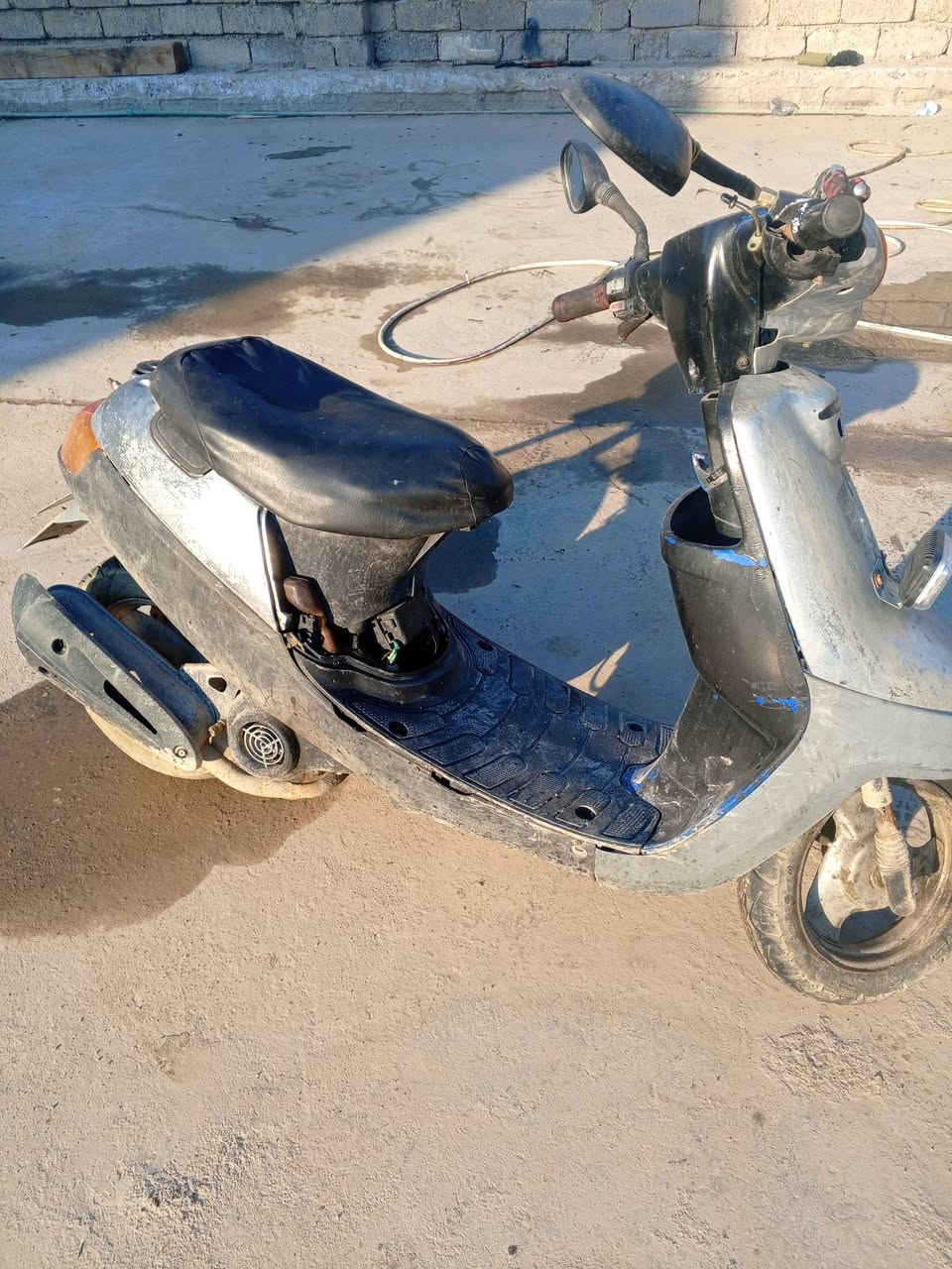 ماطور بوتين معمر جديد قبل اسبوع ناقصها باس قمجه سكليتر سعرها  175 الف رقم الهاتف ***********
