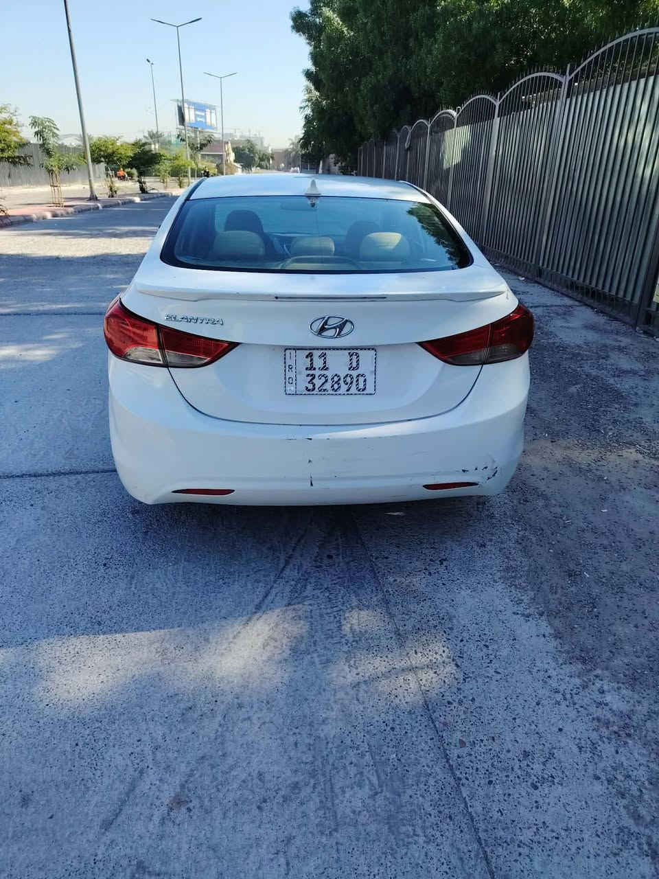 السلام عليكم الانترا للبيع موديل 2011 مضلع رقم جديد بسمي  داخل لونين  تبريد جديد منظومه كامله  بيها صبغ 4 قطع صفحت السايق بدون دواخل  ماشيه 140  وارد امريكي  
مكاني بغداد الكرخ السعر 93 بيها مجال بسيط رقمي 
***********
