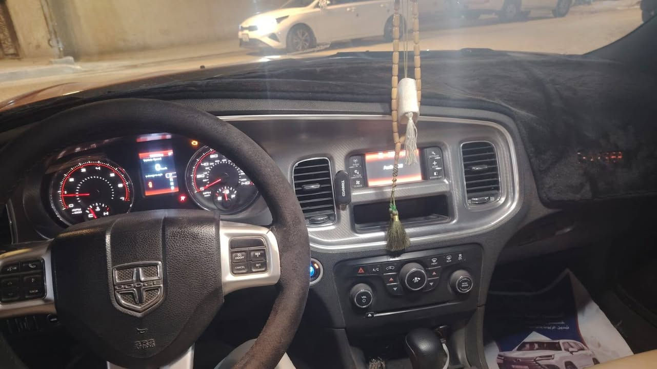 دوج جارجر ٢٠١١
_____________________

وارد كندي بيها بنيد مبدل و٥ قطع بارد بدون صبغ و جاملقات الاماميه مصبوغه
محرك ٣٦٠٠
كير ومحرك مكفوله

المكان البصرة / المطيحة

اربيل وكاله باسمي

***********

السعر ١٣٠ ورقه وبيها مجال
