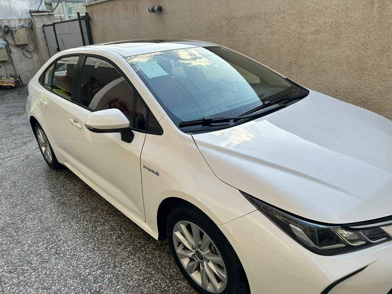 السلام عليكم للبيع فقط كورلا مديل 24 شكل الخليجي ماشية 12الف السيارة مكفولة من البارد وتكحير علامة زركة داخل احمر وفتحة السعر 145 الاستفسار *********** غير متواجد على
