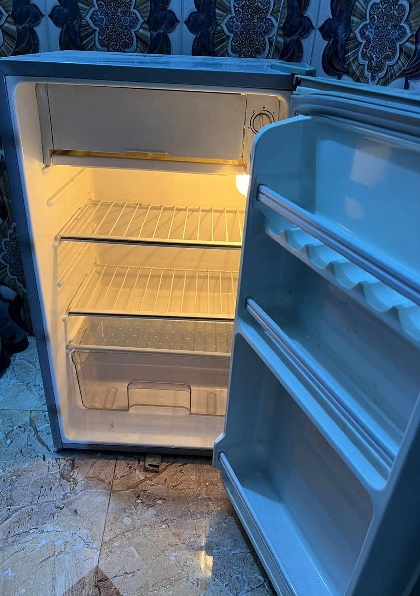 السلام عليكم للبيع ثلاجة 6 قدم نوعية هيتاشي جديده استخدام قليل مكان بغداد 
100وبيها مجال


**إذا كنت صاحب هذا الإعلان وتريد حذفه لأي سبب، رجاءا أرسل رسالة إلى الدعم الفني**