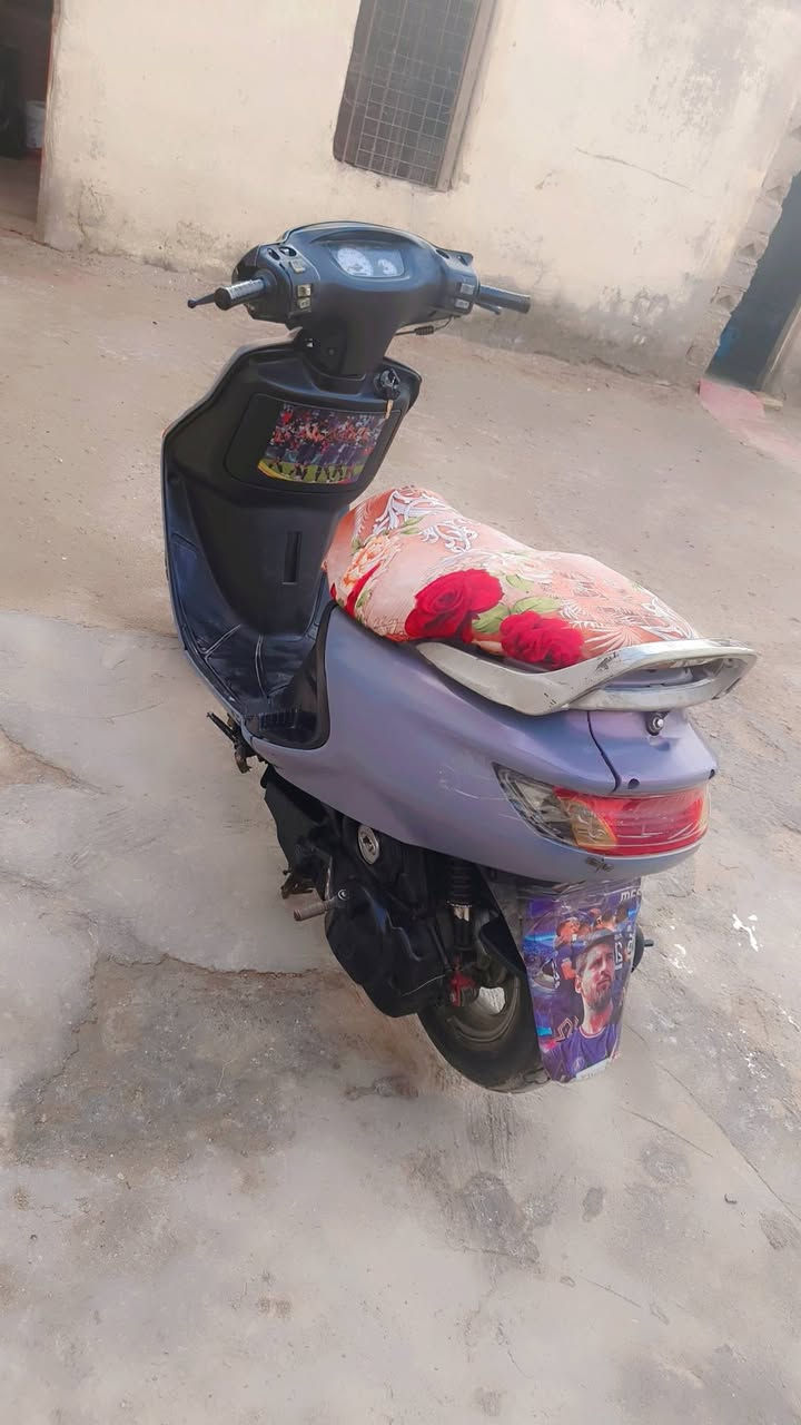 السلام عليكم دراجة فراش البيع شغالة سلف وا هندر الكهربات كلهه شغاله مفتوحة مرة واحدة فقط السعر 450وبيهة مجال المكان قضاء الدير ناحية الشافي لرقم بي واتساب ***********
