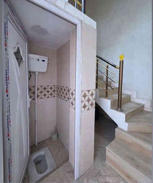 شقه للأيجار 
طابق اول
العنوان :  مركز البصره _ الساعي📍
المساحه :  117 م 
يحتوي على : 2 غرف منام  + صحيات  
+ صاله + مطبخ  
سعر الأيجار :  650 الف 
شامل الماء والكهرباء مجاناً
للتواصل : 
***********
*********** 
***********
