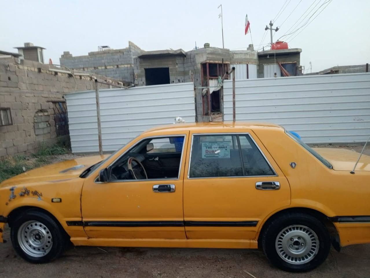 نيسان سدرك 2001 سيارة حلوة كير ومكينه خير من الله ابيع بس راعي راعيها موجود *********** ***********..
